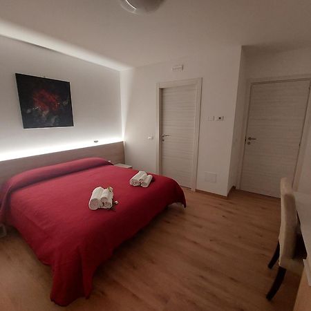 Locanda Rossa Hotel Romans di Varmo Szoba fotó