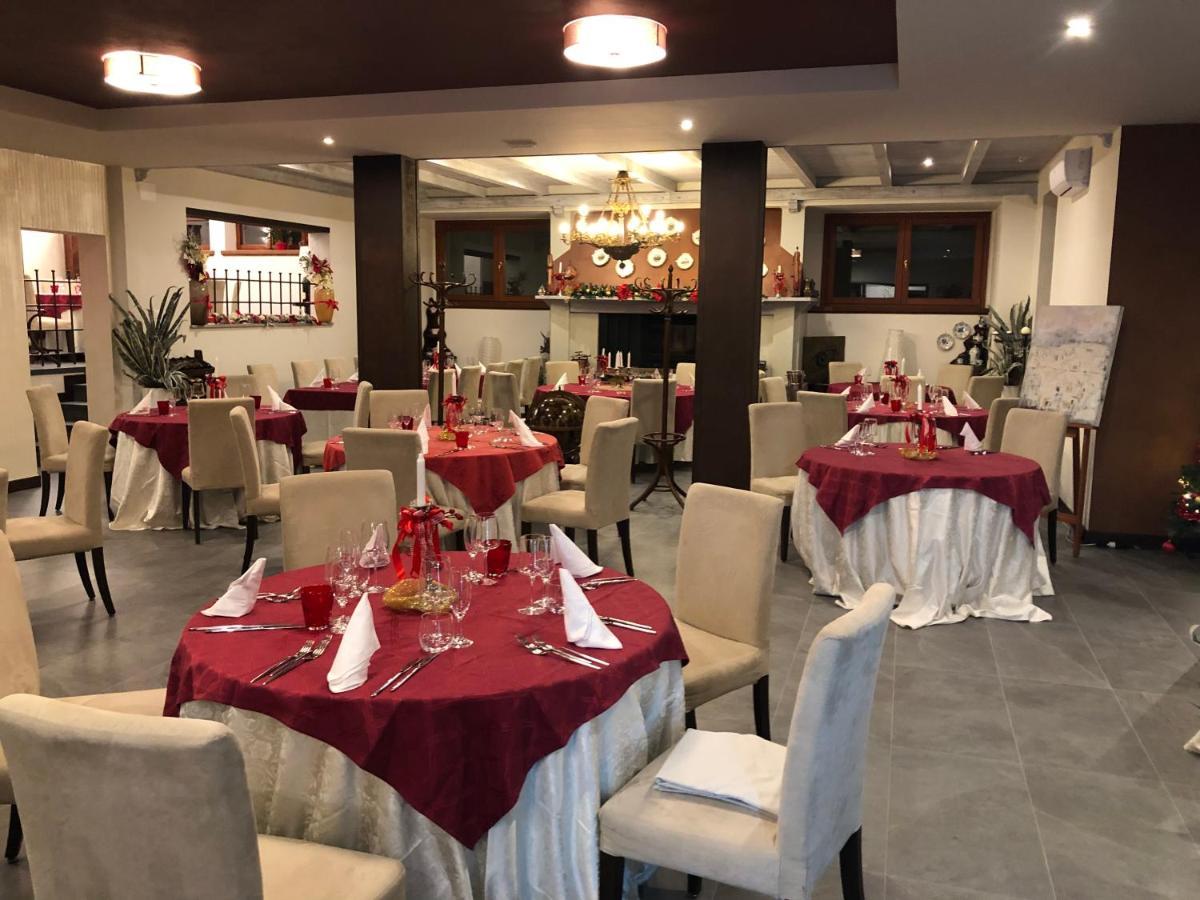 Locanda Rossa Hotel Romans di Varmo Kültér fotó