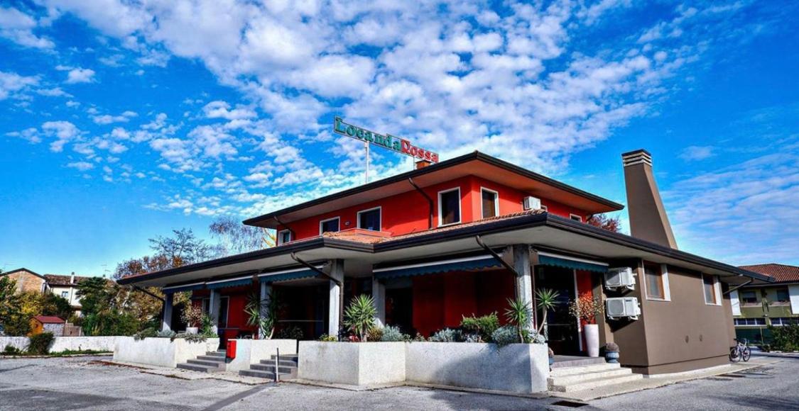 Locanda Rossa Hotel Romans di Varmo Kültér fotó