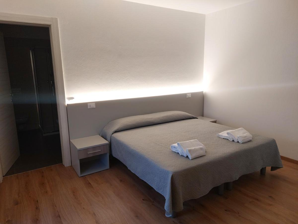 Locanda Rossa Hotel Romans di Varmo Kültér fotó