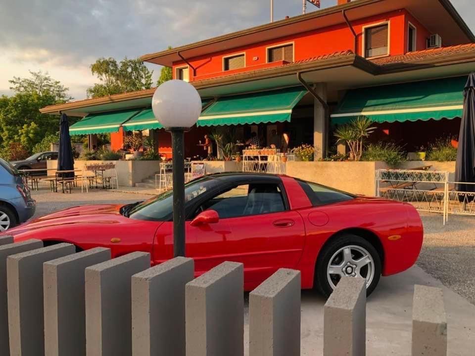 Locanda Rossa Hotel Romans di Varmo Kültér fotó